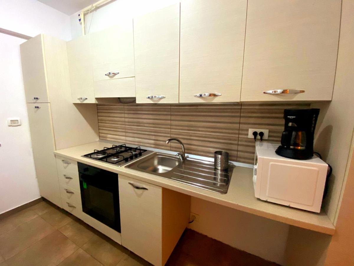Bellagio - Cozy Apartment With Free Gym Boekarest Buitenkant foto