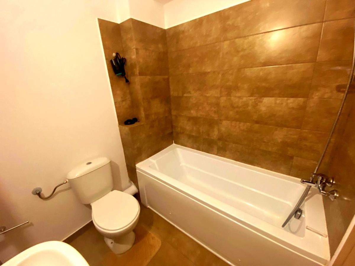 Bellagio - Cozy Apartment With Free Gym Boekarest Buitenkant foto